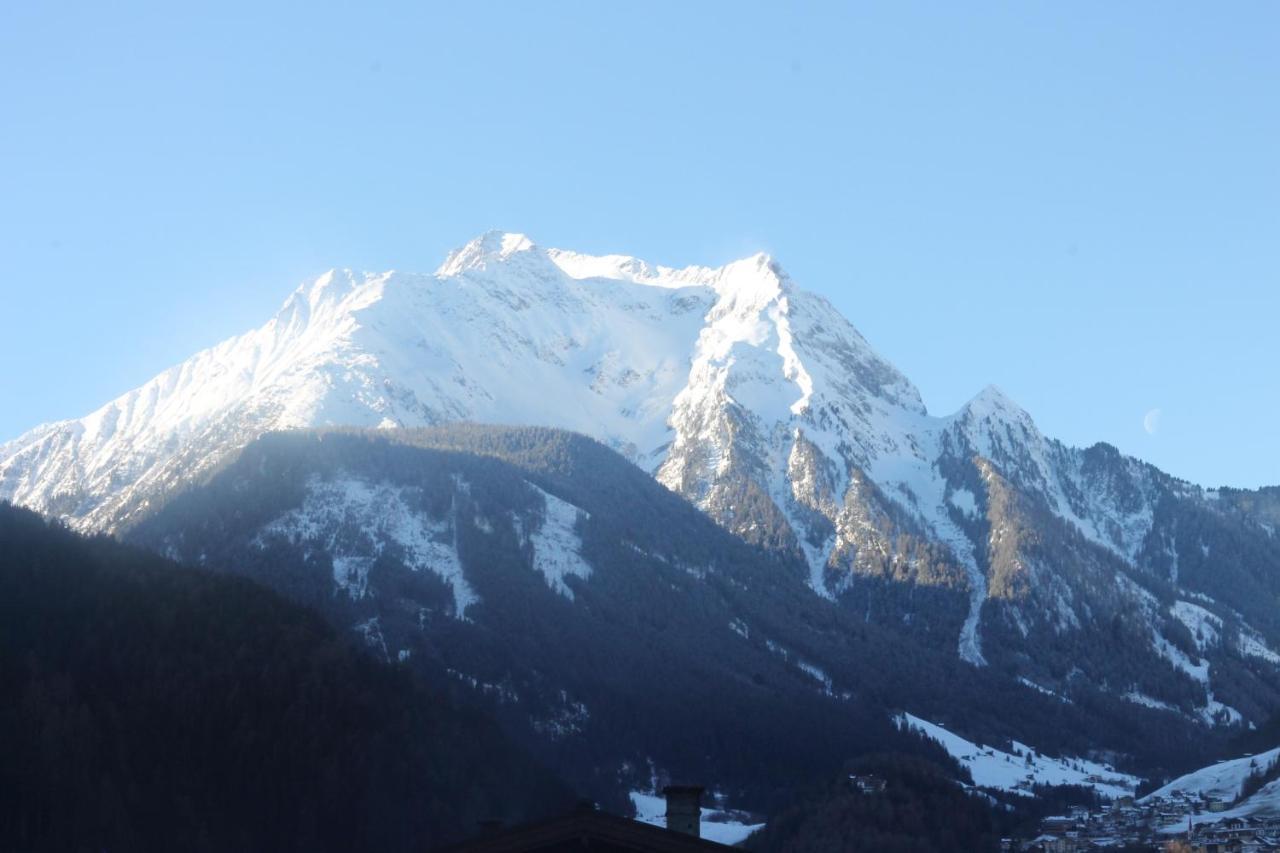 Haus Viktoria Apartamento Mayrhofen Exterior foto